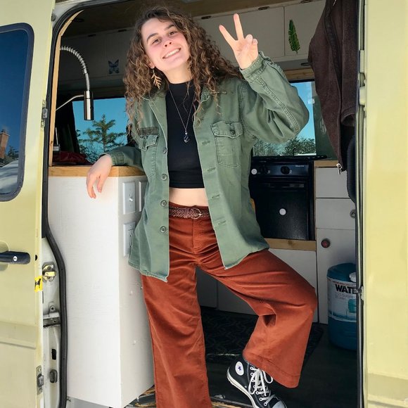 Meet your Posher, Logan @vanlifethrifter - Picture 1 of 1